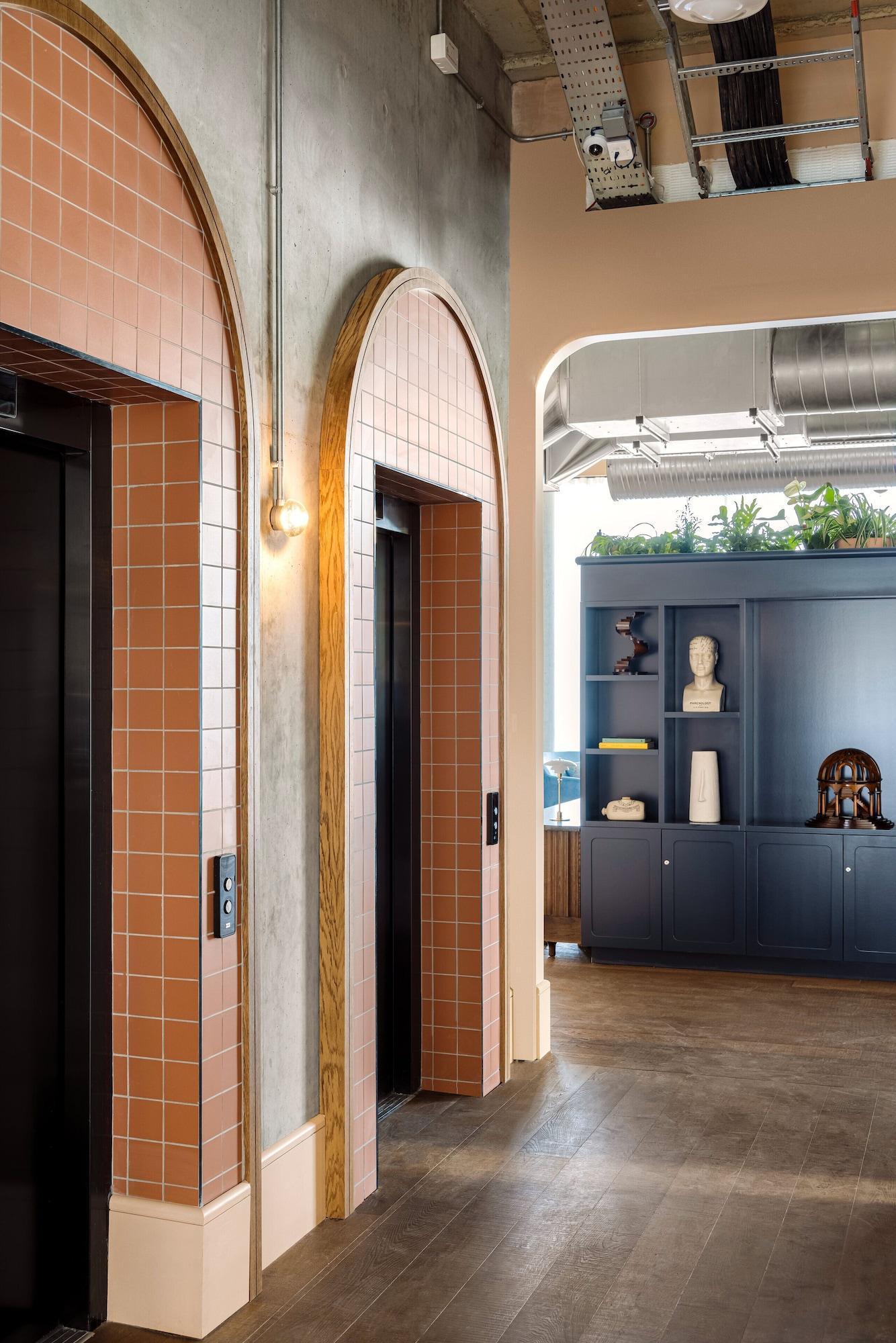 Turing Locke Hotel 4*